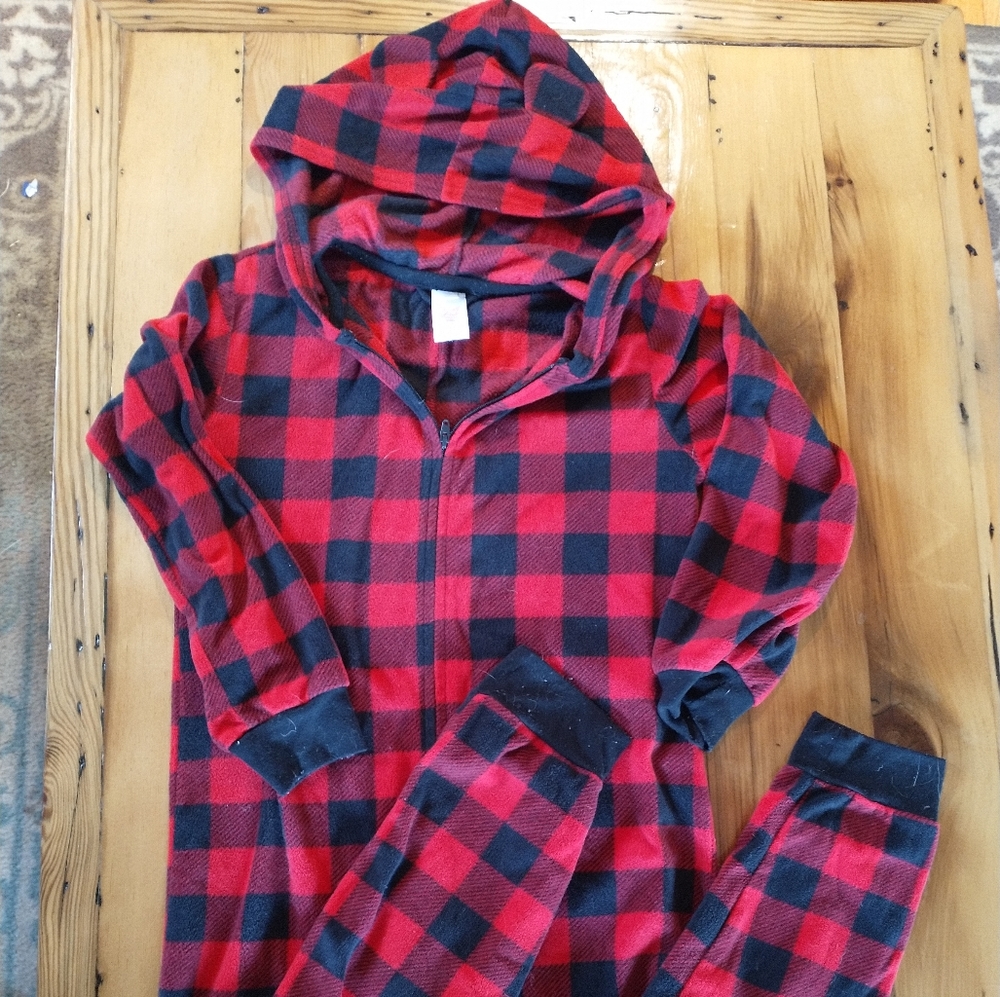 🚨 Bundle 6 for 25.00 Girls/boys onesie jammies
